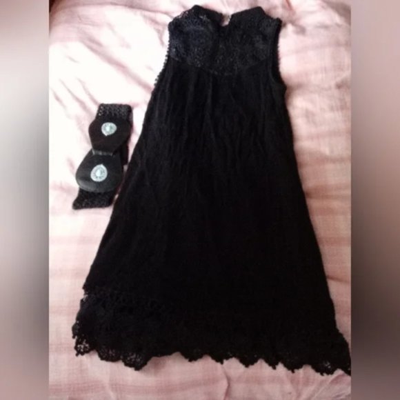 HINT OF MINT - Lace Little Black Dress in Goth / Gothic Style with Handmade Belt - Picture 13 of 16